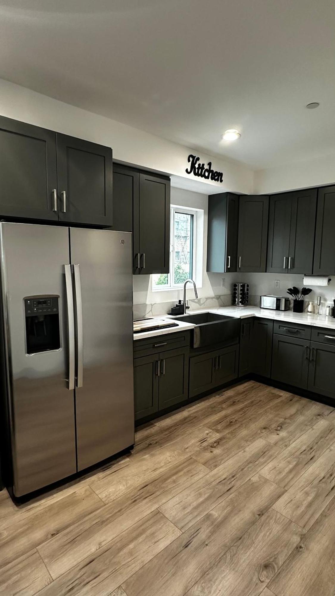 Hidden Gem In South La- Roomy, Quiet & Apartment Los Angeles